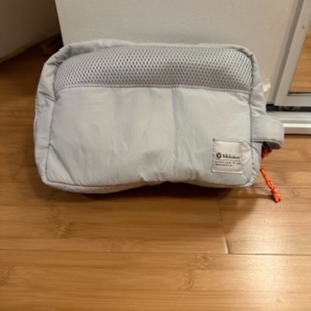 Lululemon Patch Logo Travel Kit 5L